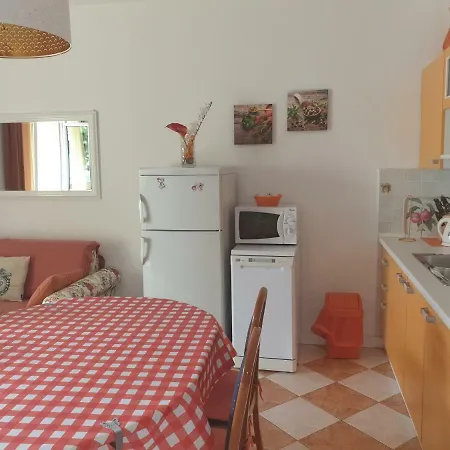 Anita - Punta Skala * Petrcane