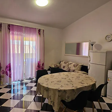 Anita - Punta Skala * Petrčane