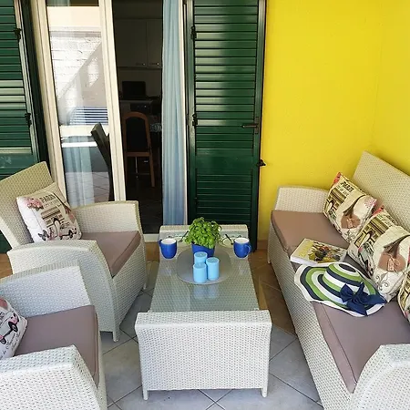 Anita - Punta Skala * Petrcane