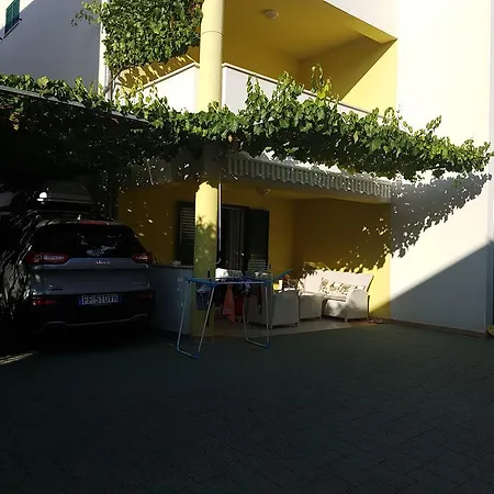 Anita - Punta Skala Petrčane